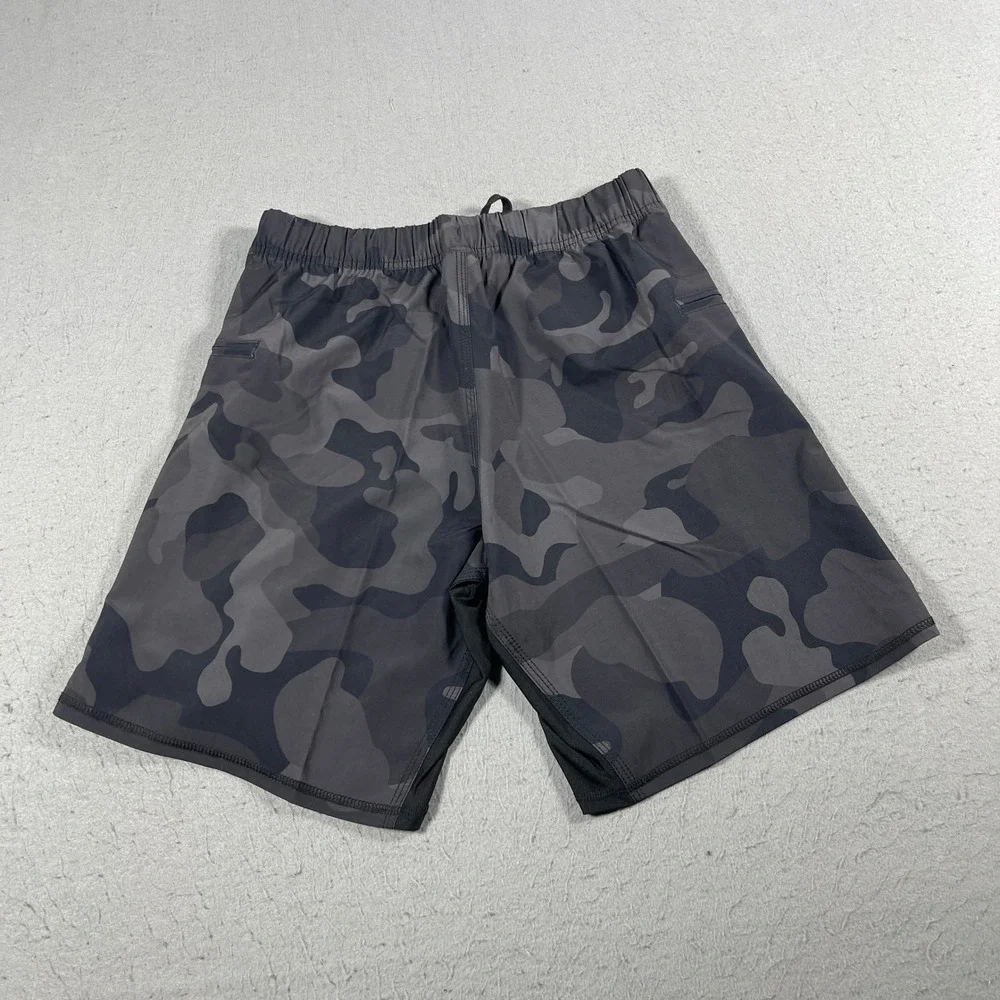 Born Primitive Training Shorts Men 27/28 Black Camo‎ Performance Stretch Zip